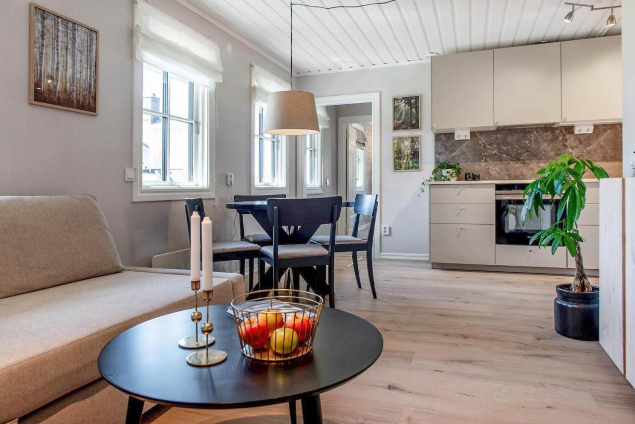 Nyrenoverat Gardshus Pa Havstomt Med Hoeg Standard Örnsköldsvik Kültér fotó